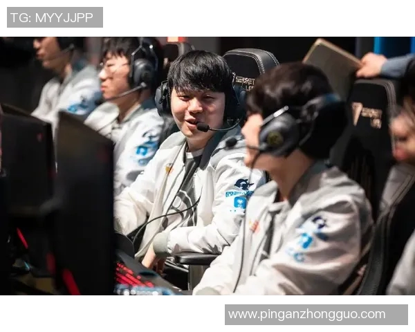 季后赛赛后采访爆金句，引全场大笑